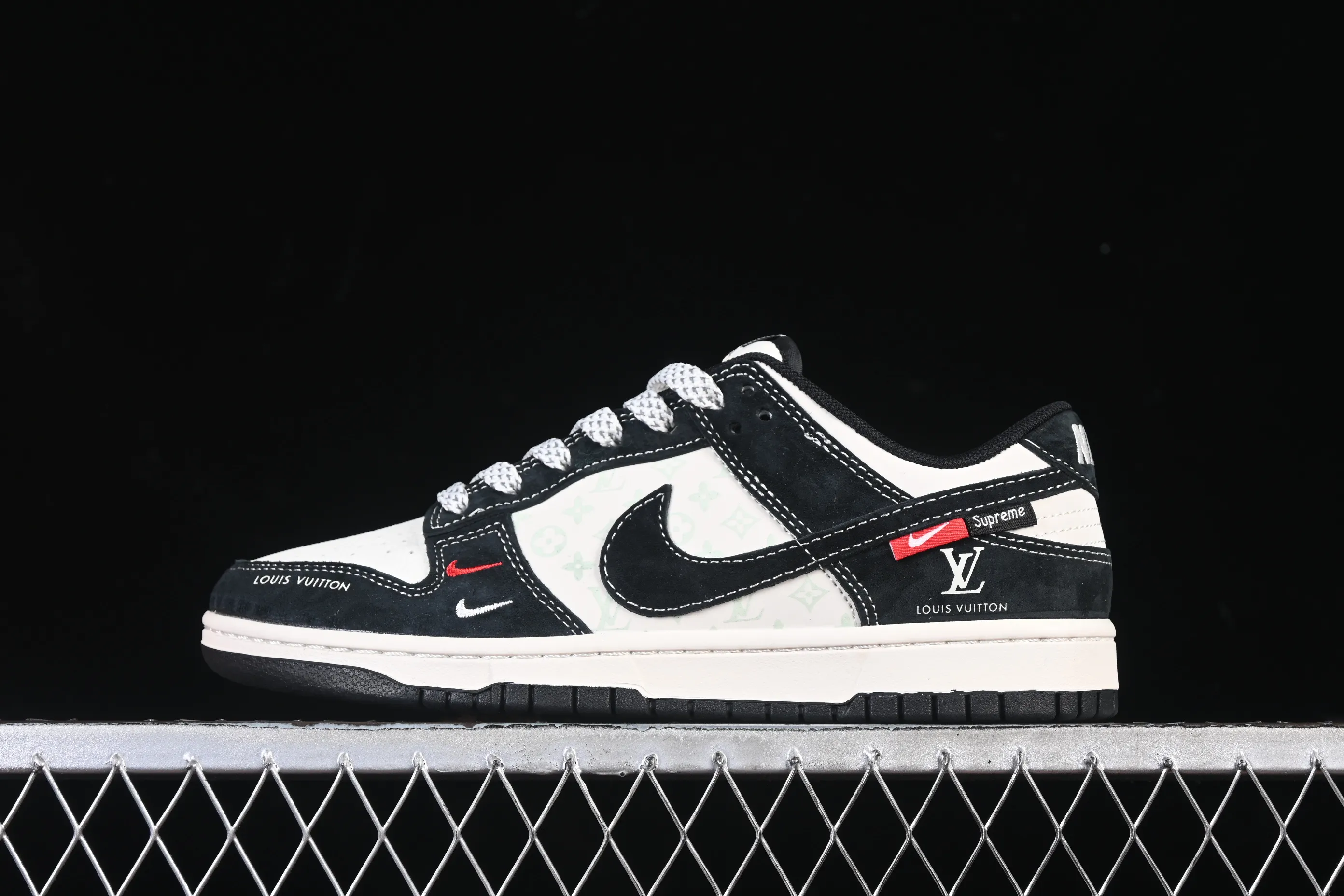 All Categories Nk SB Dunk Series Nk SB Dunk Low High-end Customized Low-top Shoes Nike SB Dunk Low Joint Panda Xinhua Anniversary High-end Customized Low-top Casual Shoes CX5050-Y12